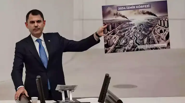 Kurum'un İzmir Körfezi Fotoğrafı CHP'yi Çileden Çıkardı